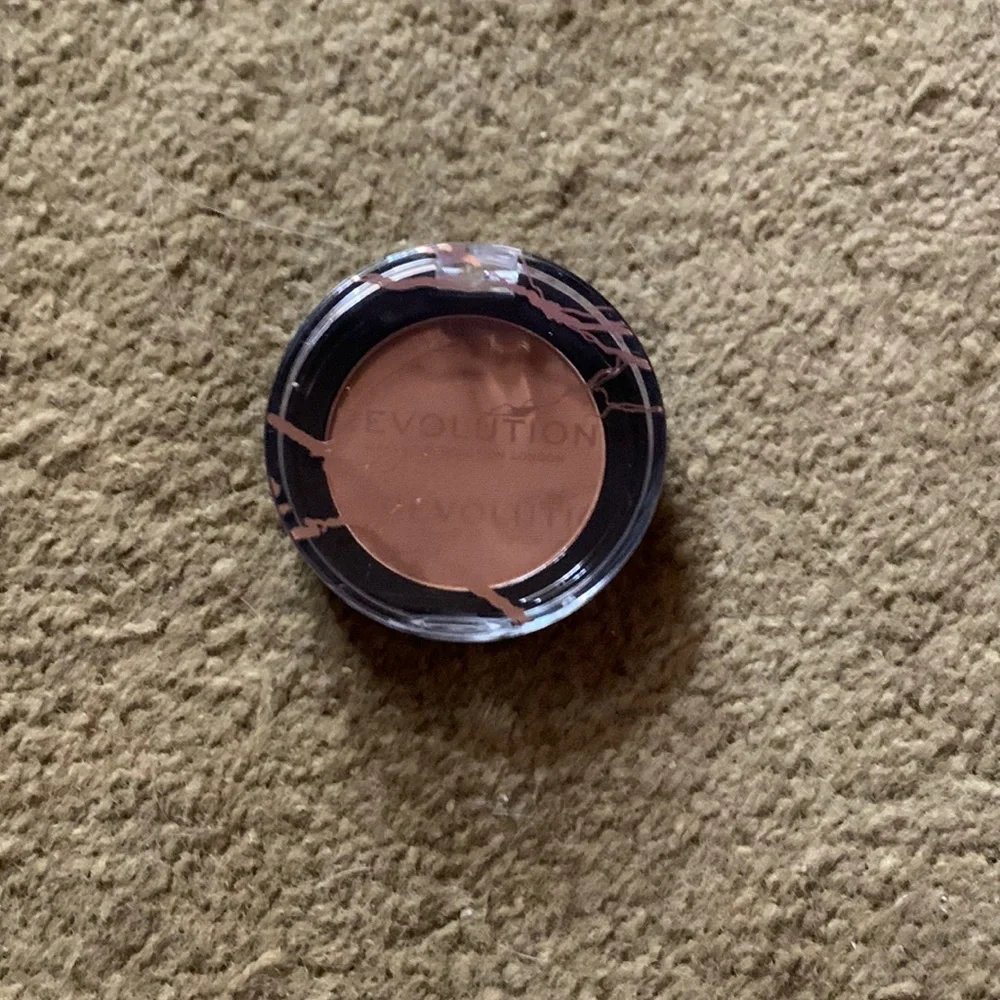 Nwob makeup revolution contour powder in shape